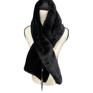 APPARIS Bambi Vegan Faux Fur Stole Wrap Black NWT Old Money Evening Pull Through